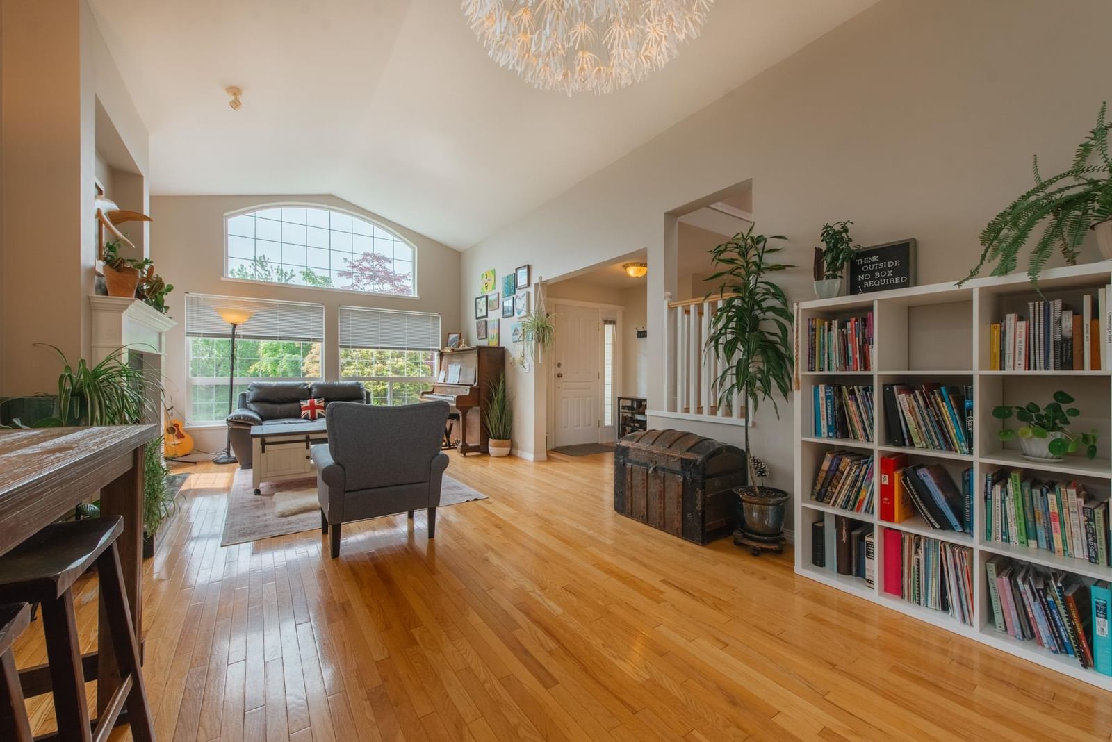 Listing Image 12