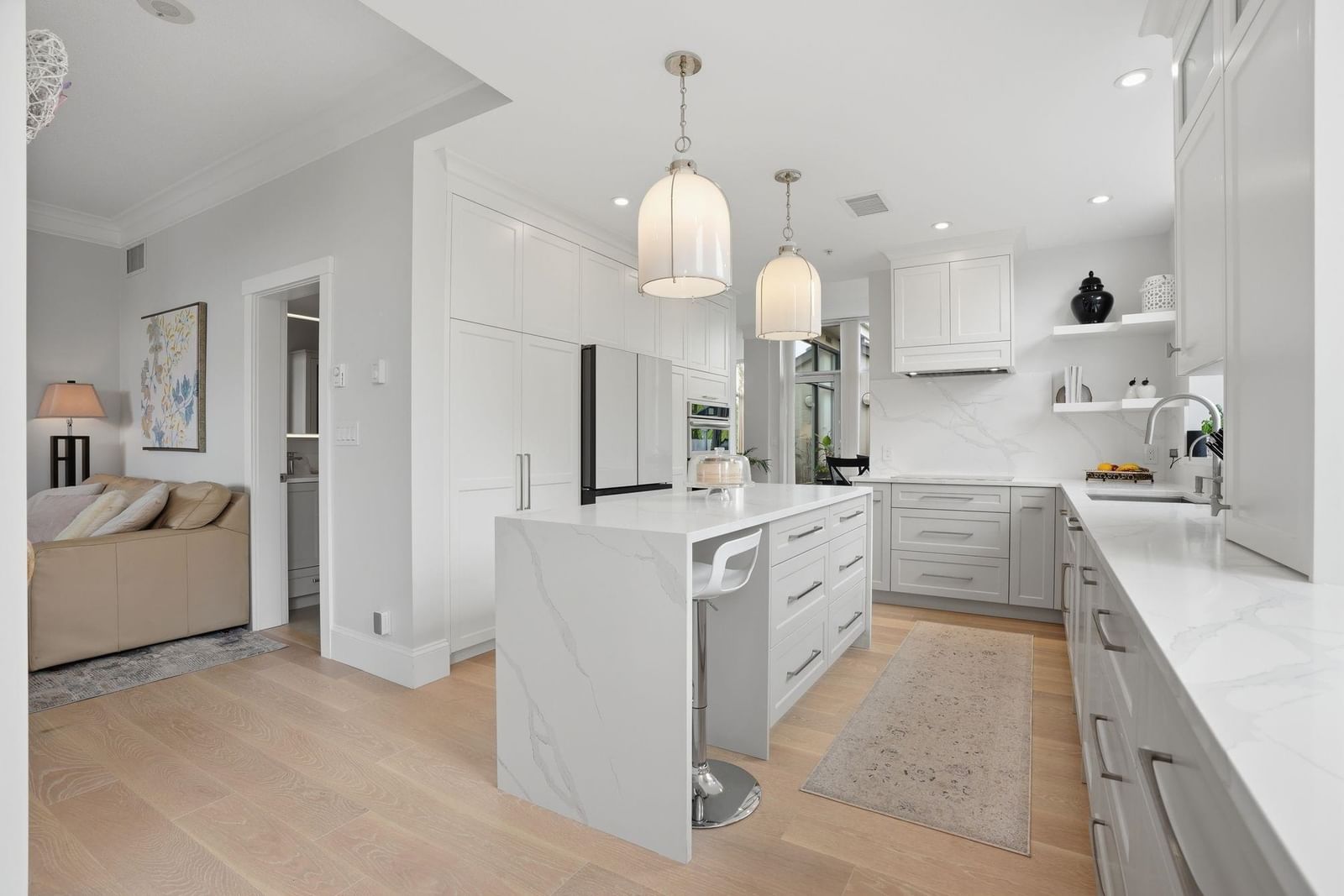 Listing Image 11