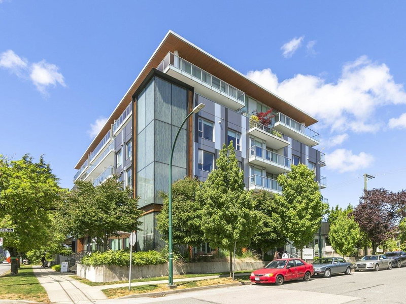 402 - 5693 Elizabeth Street