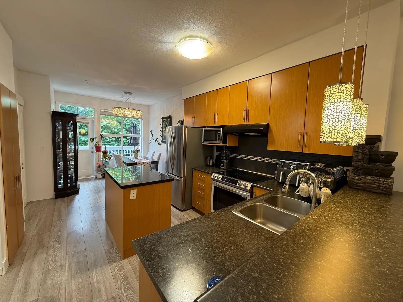 Listing Image 19