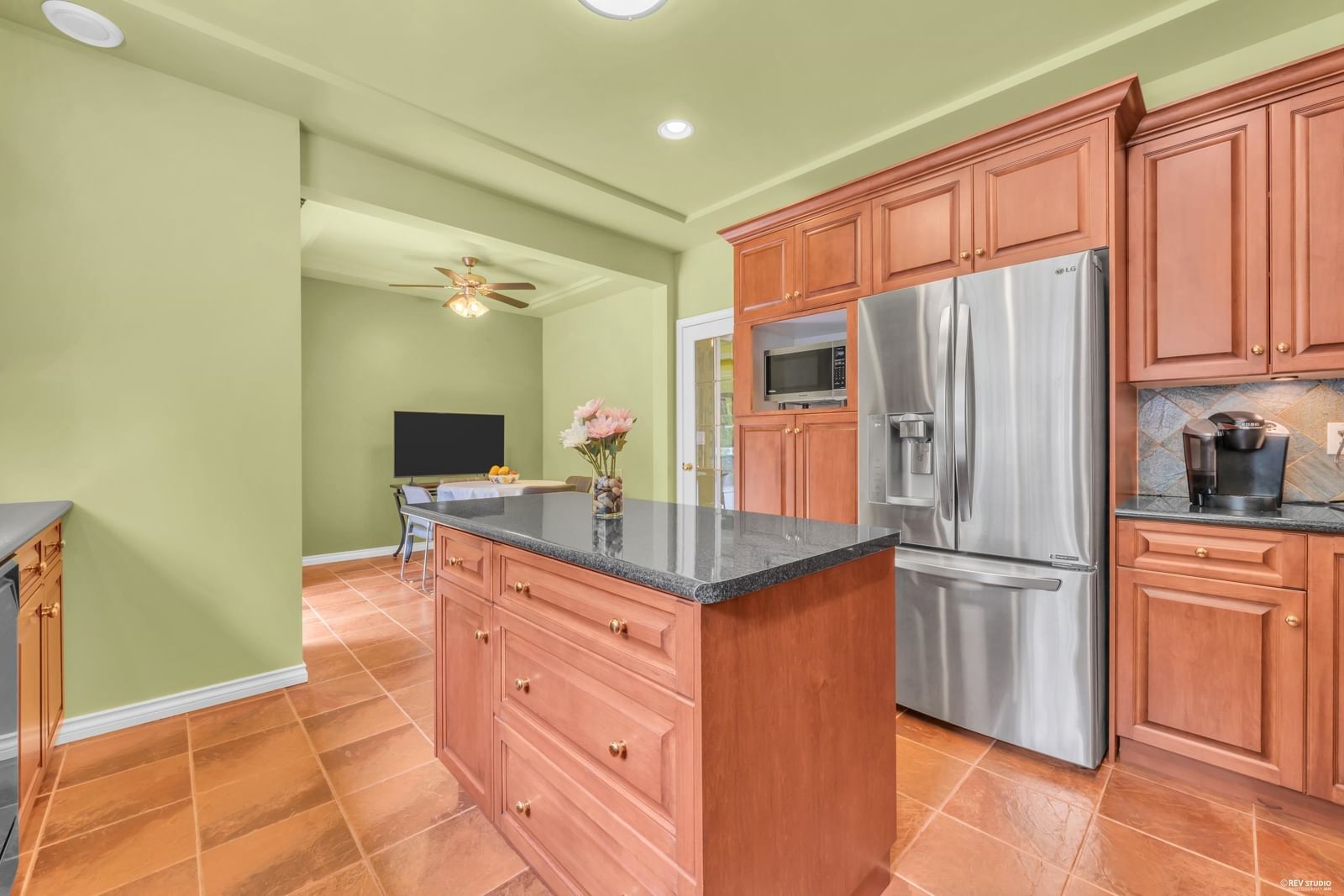Listing Image 11