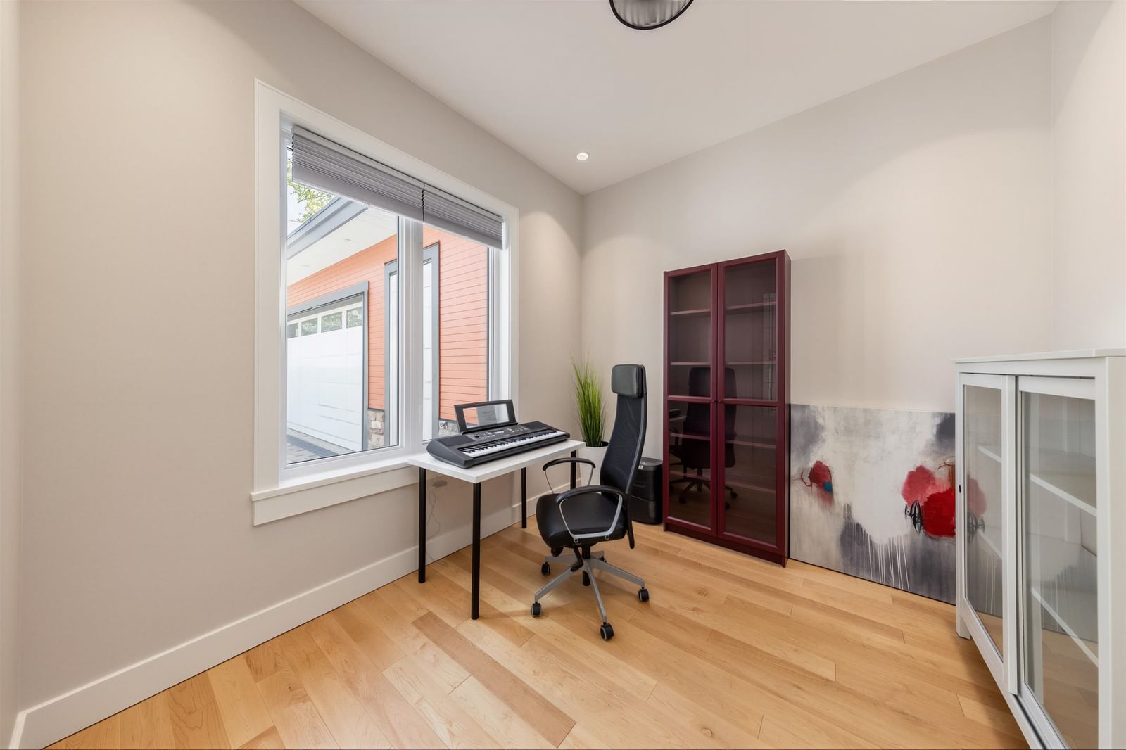 Listing Image 9
