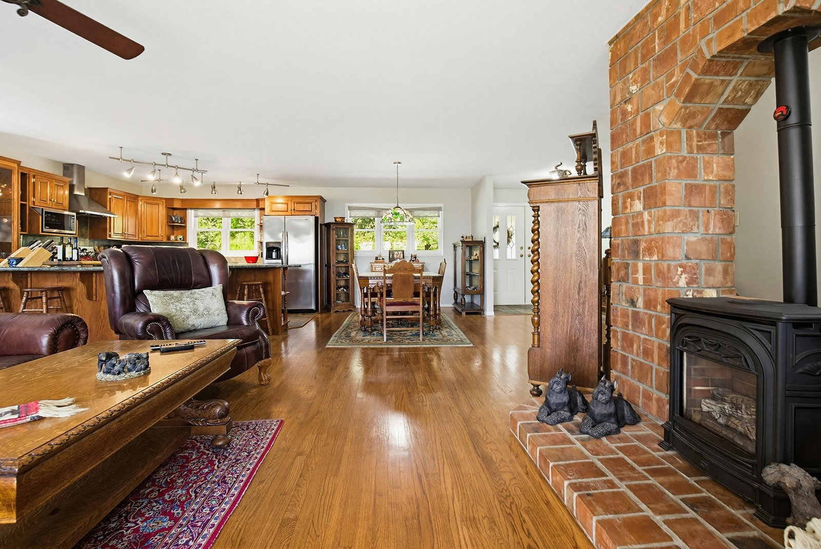 Listing Image 12