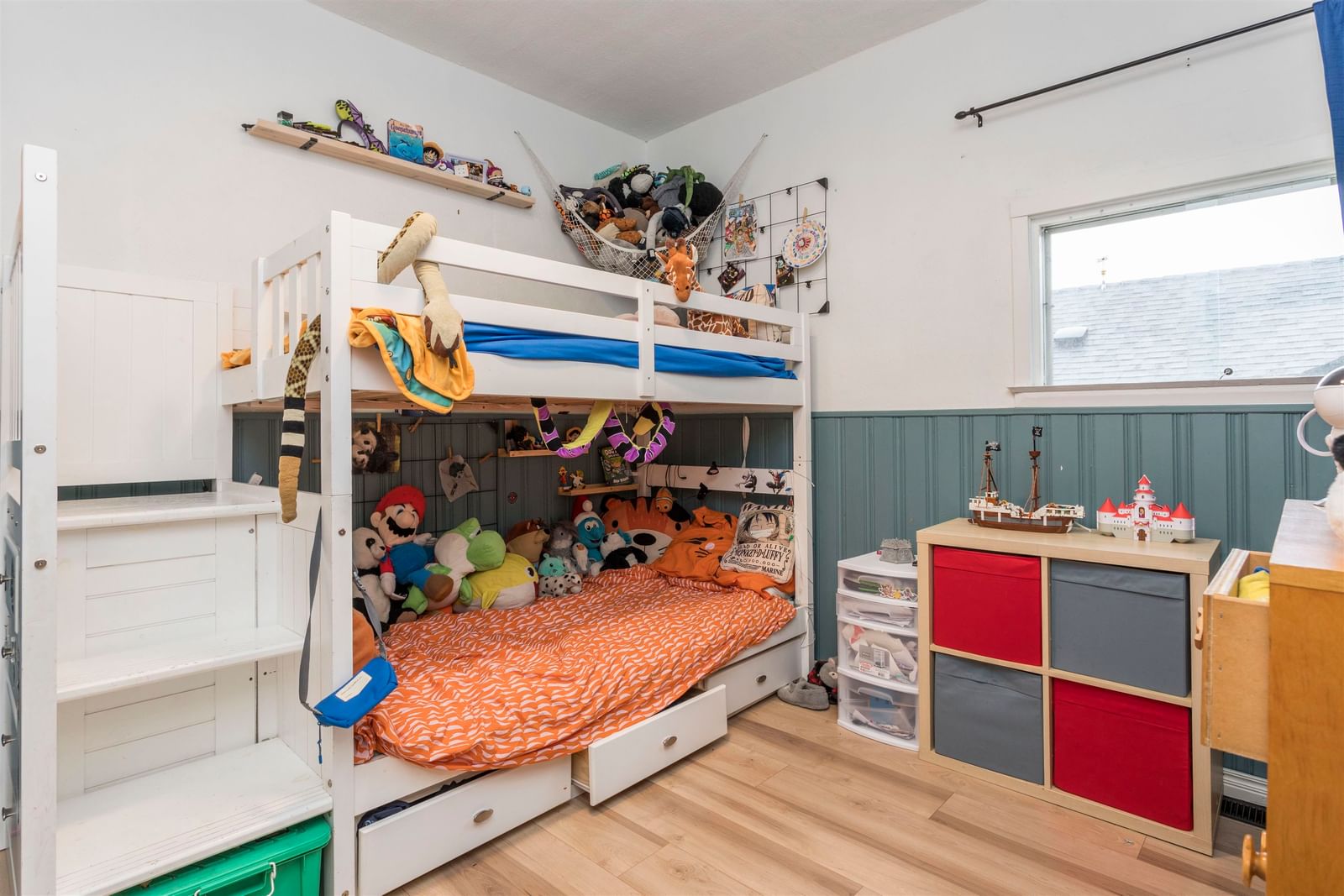 Listing Image 12