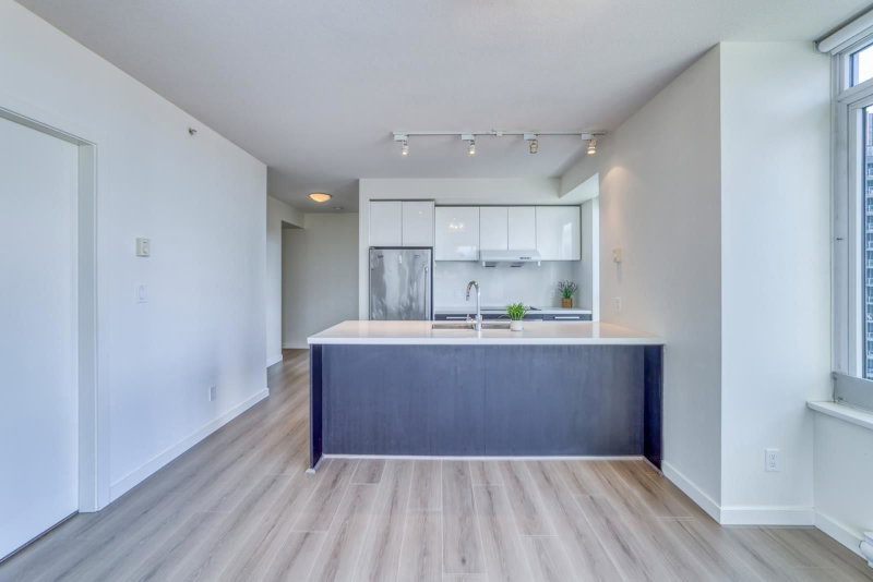 2007 - 6333 Silver Avenue