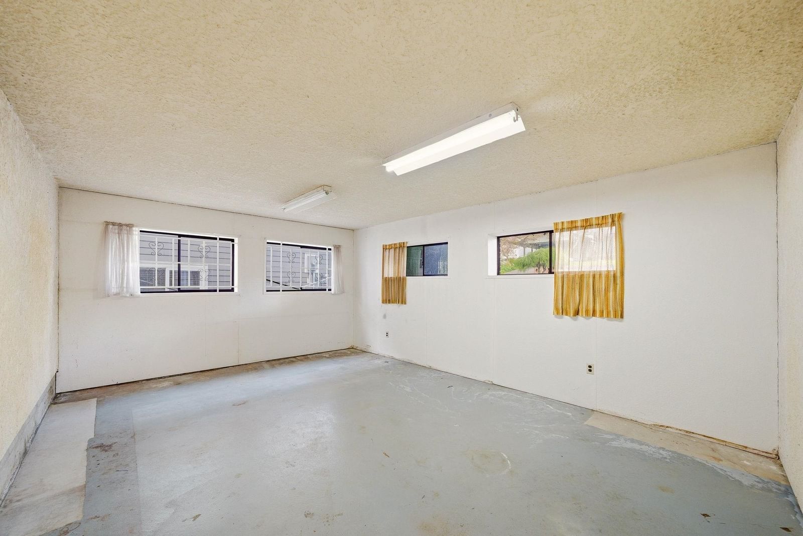 Listing Image 30