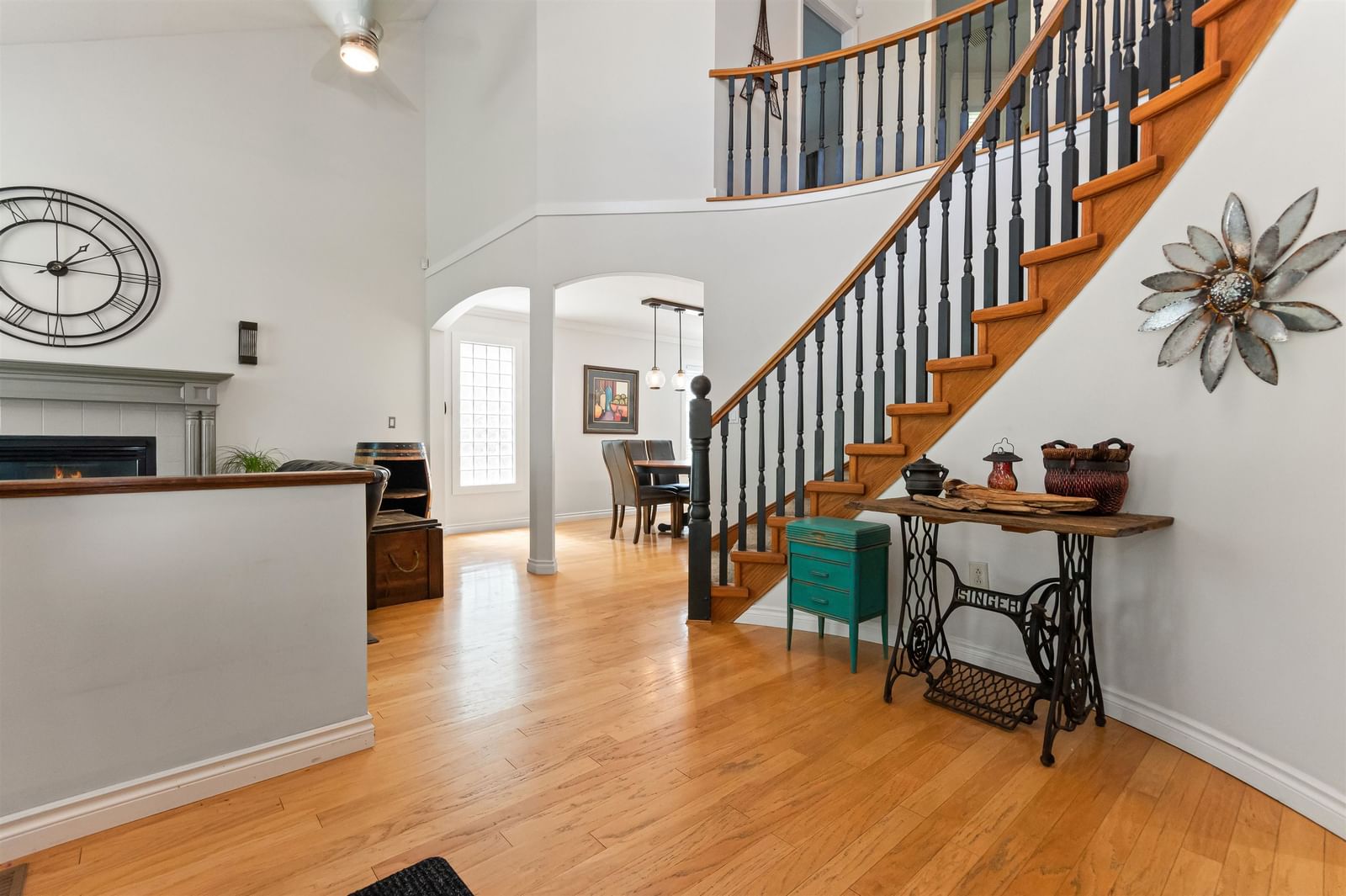 Listing Image 5
