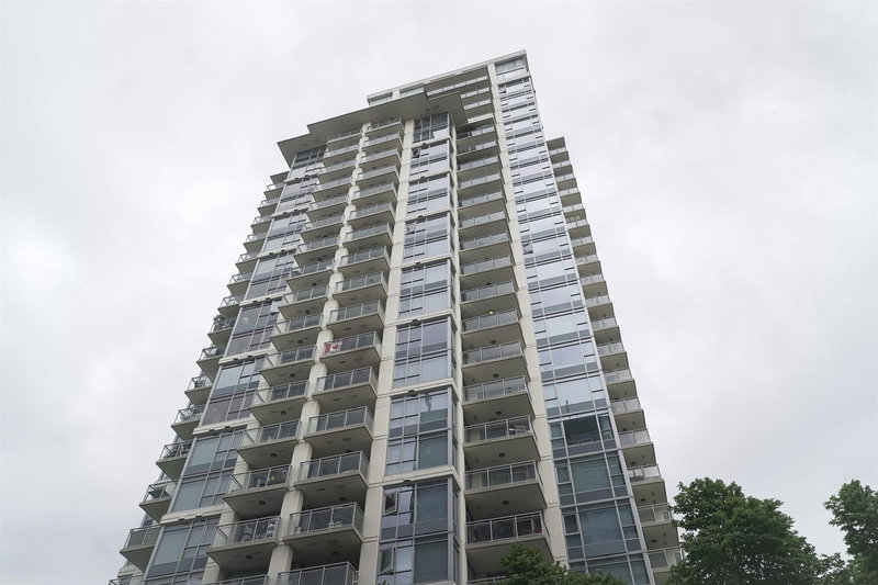 1705 - 608 Belmont Street