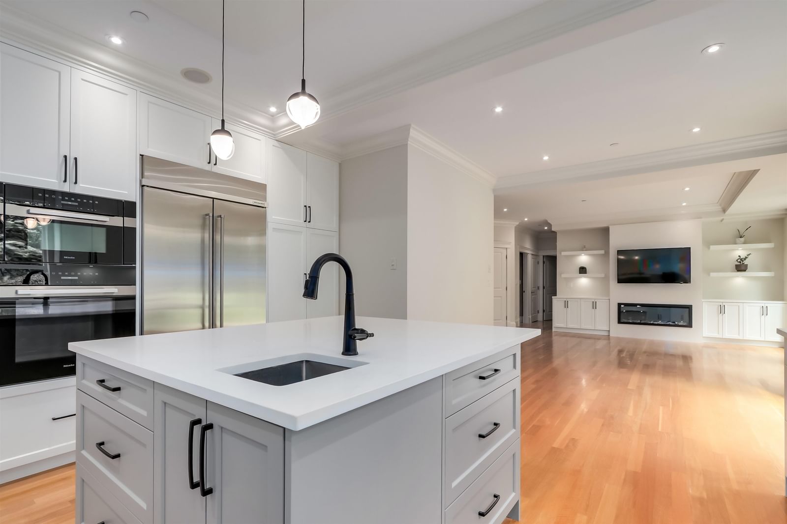 Listing Image 12