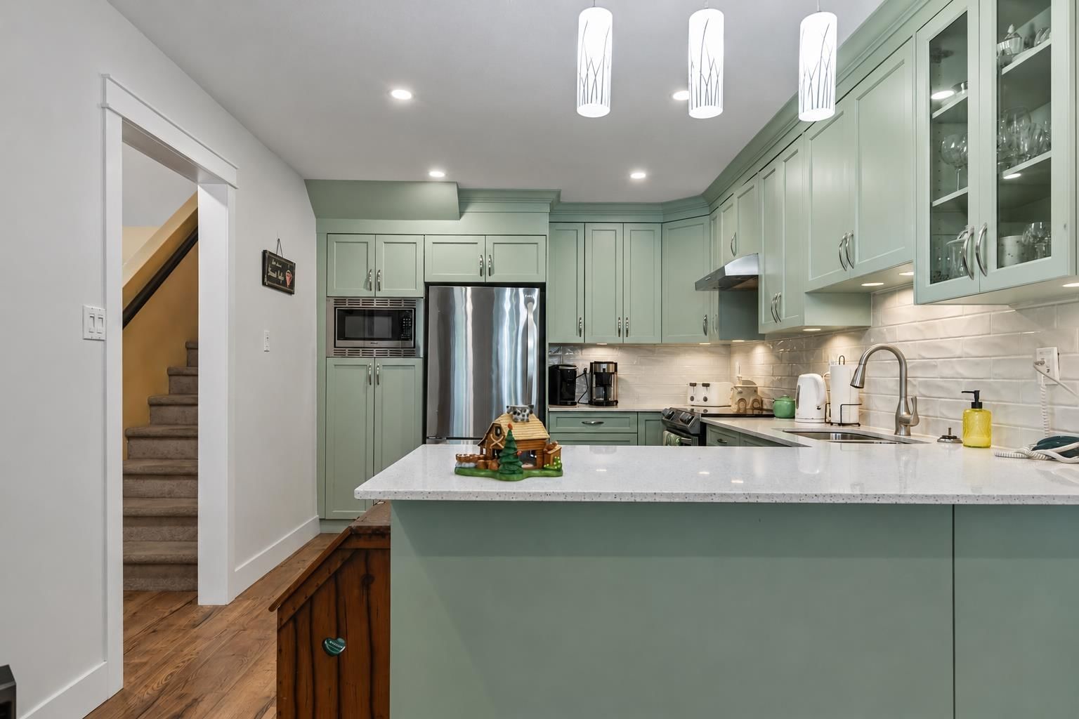 Listing Image 16