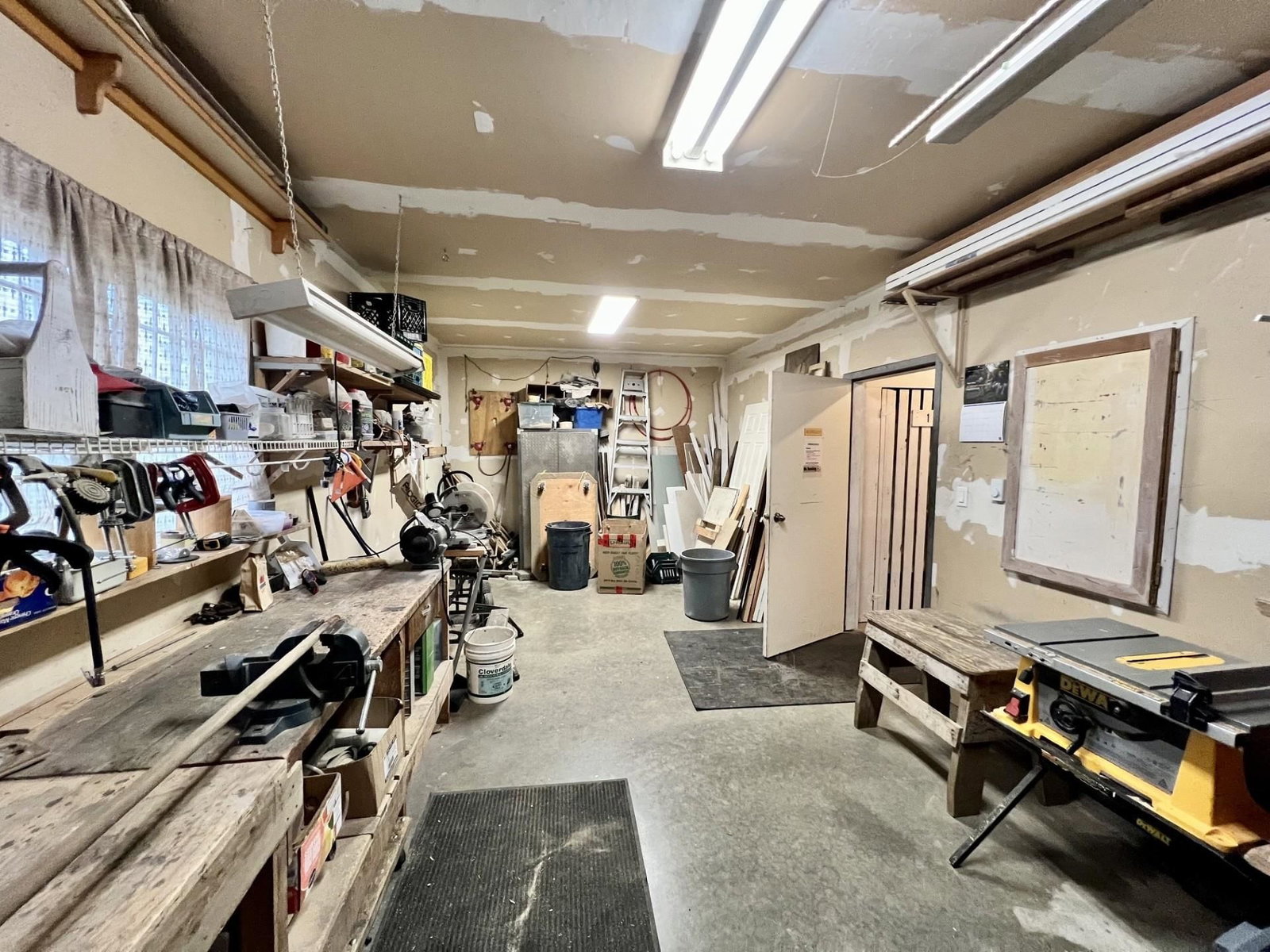 Listing Image 33