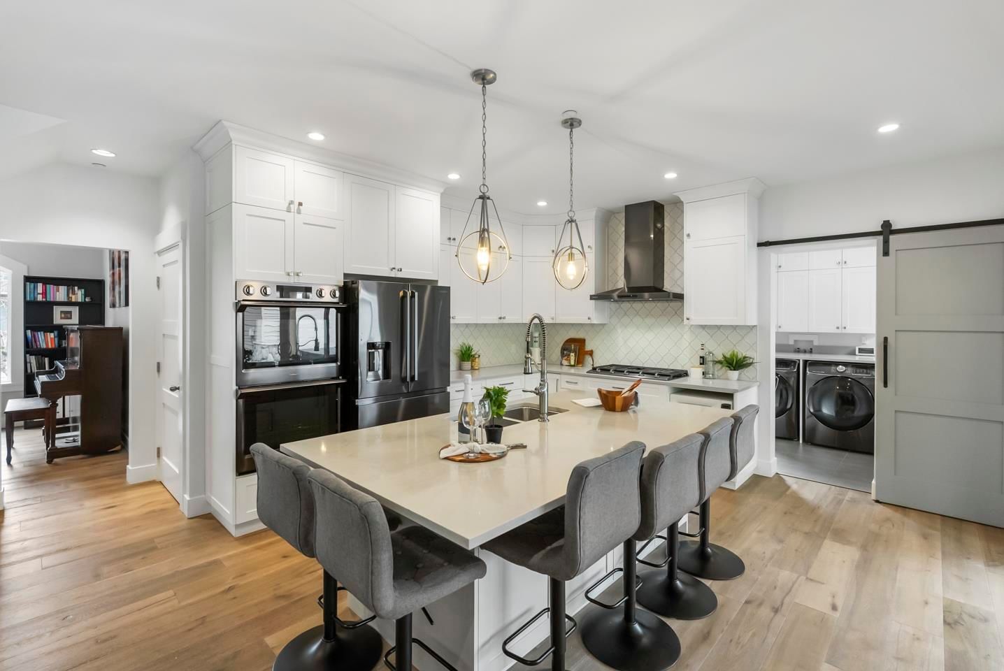 Listing Image 10