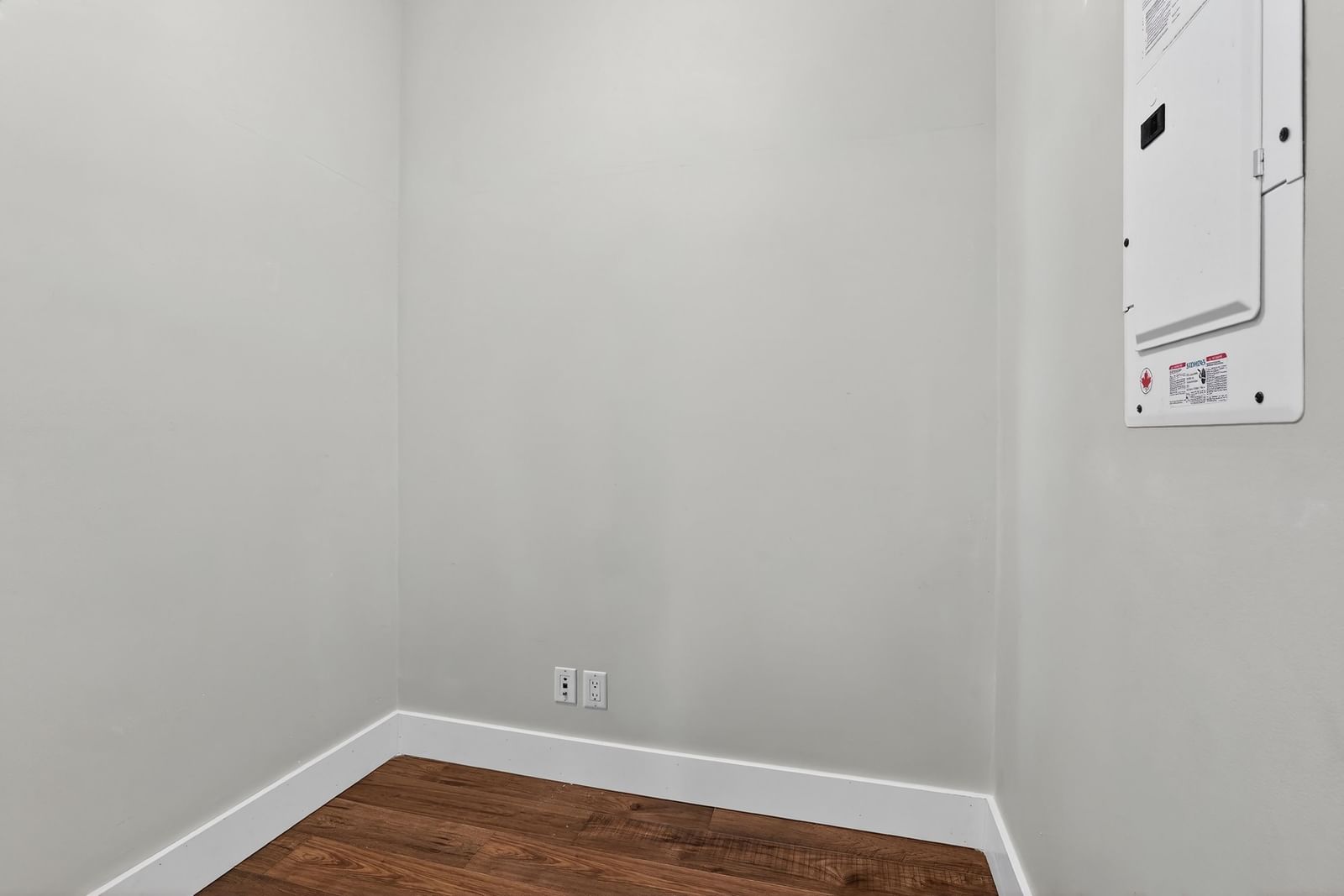 Listing Image 17