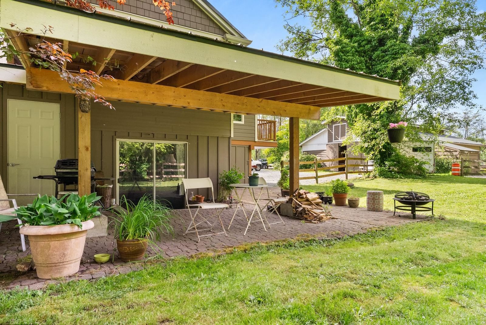 Listing Image 10