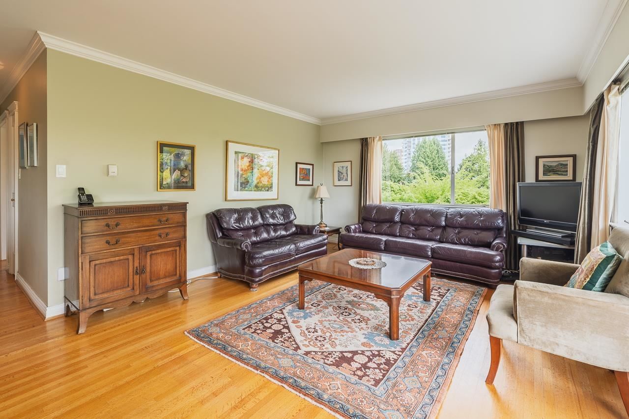 Listing Image 5