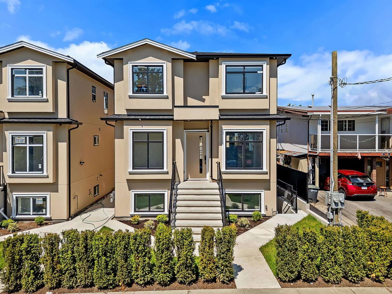 2 - 6885 Aubrey Street