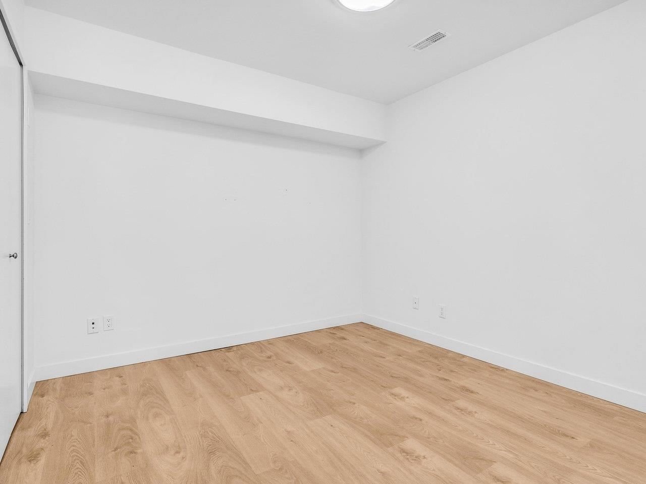 Listing Image 30
