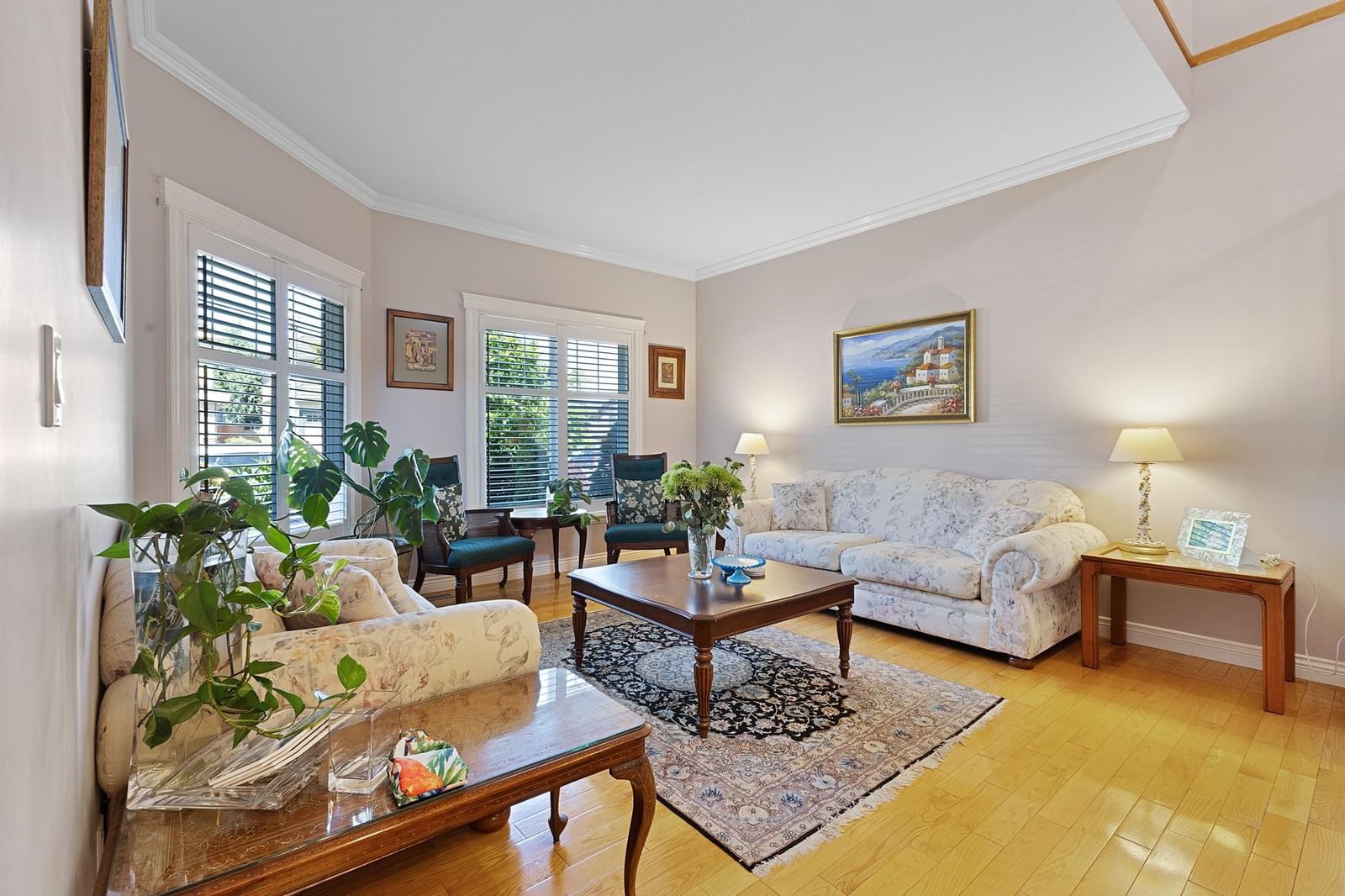 Listing Image 4