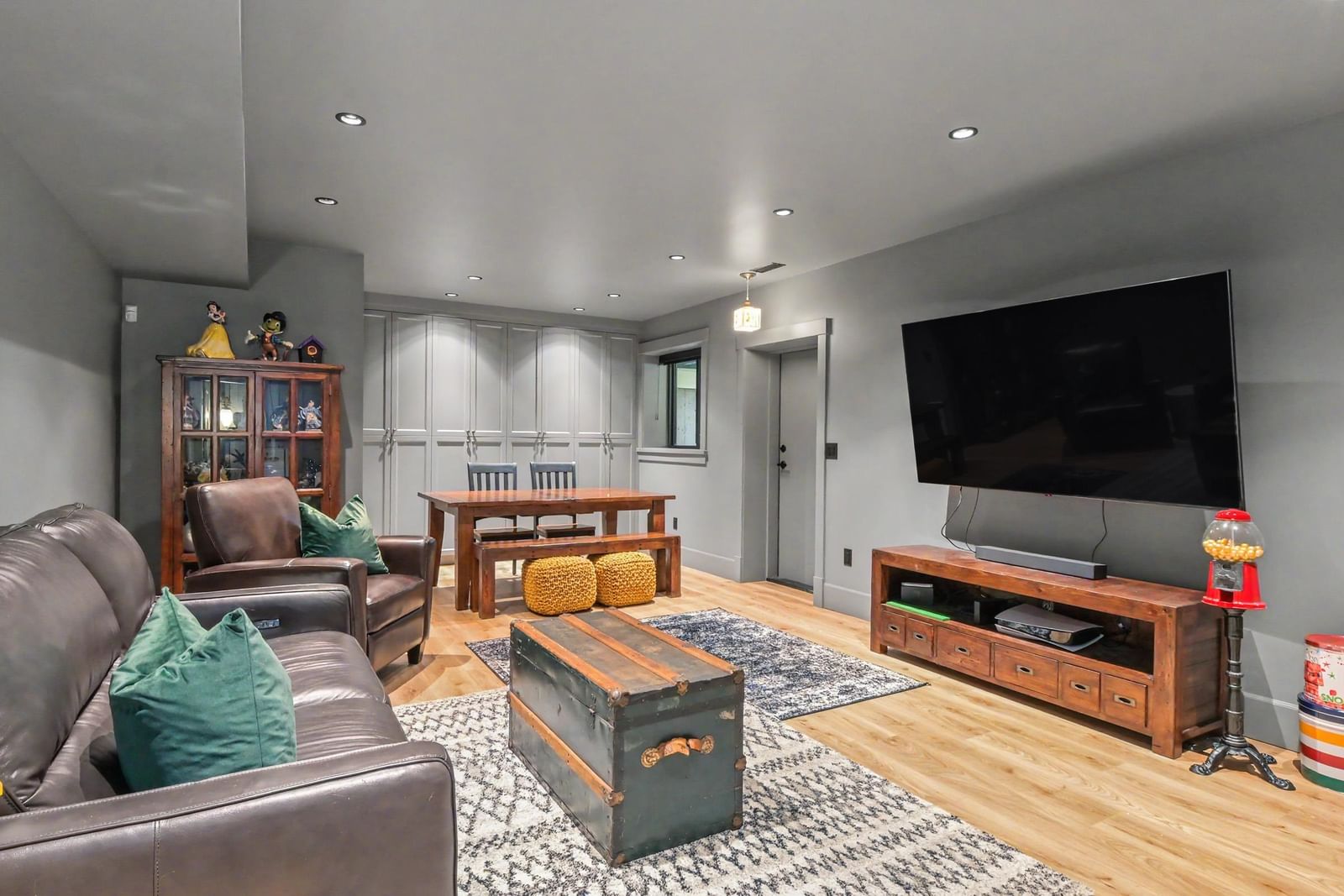 Listing Image 23