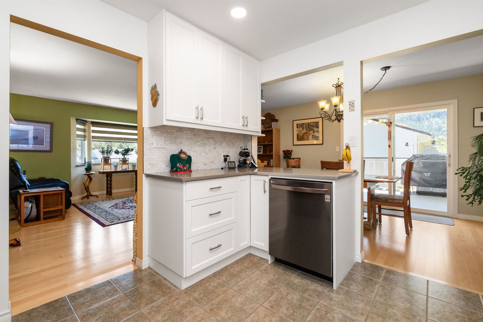 Listing Image 15
