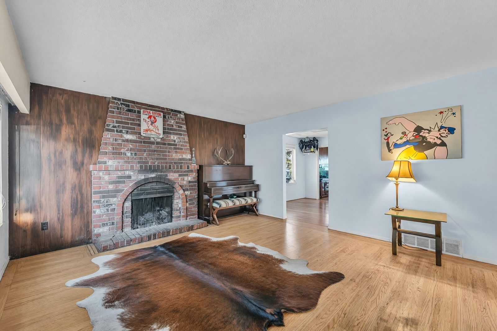 Listing Image 5