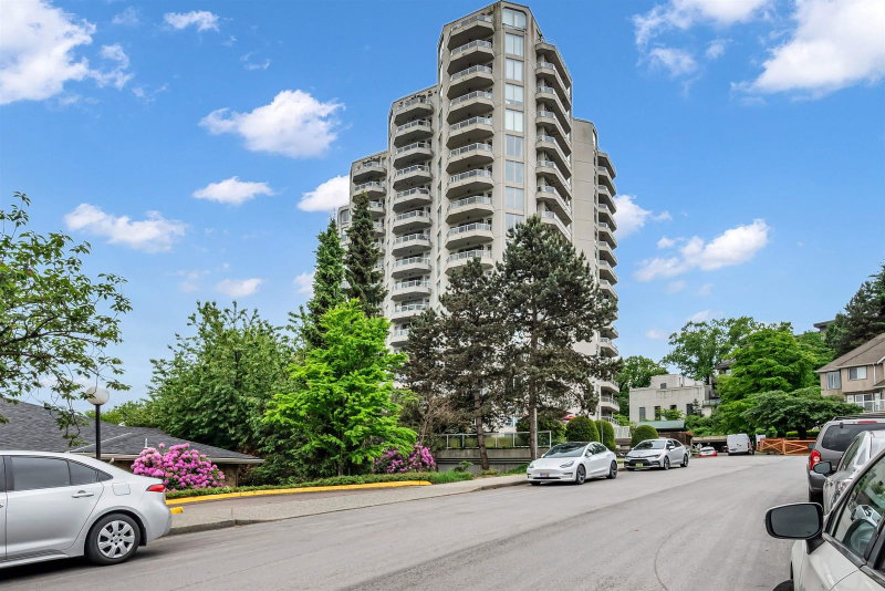 402 - 71 Jamieson Court