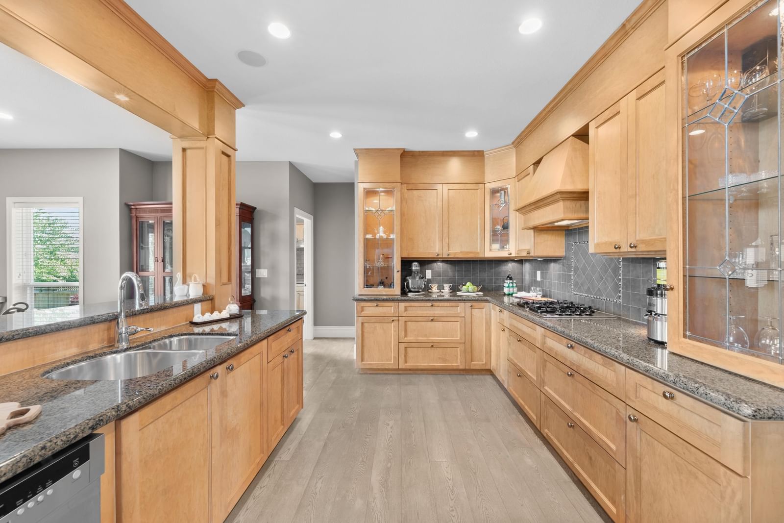Listing Image 15