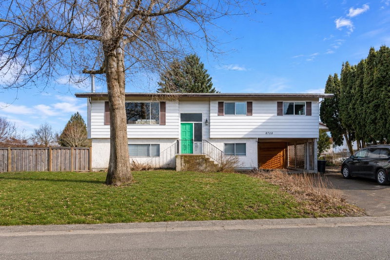 8708 Cornwall Crescent