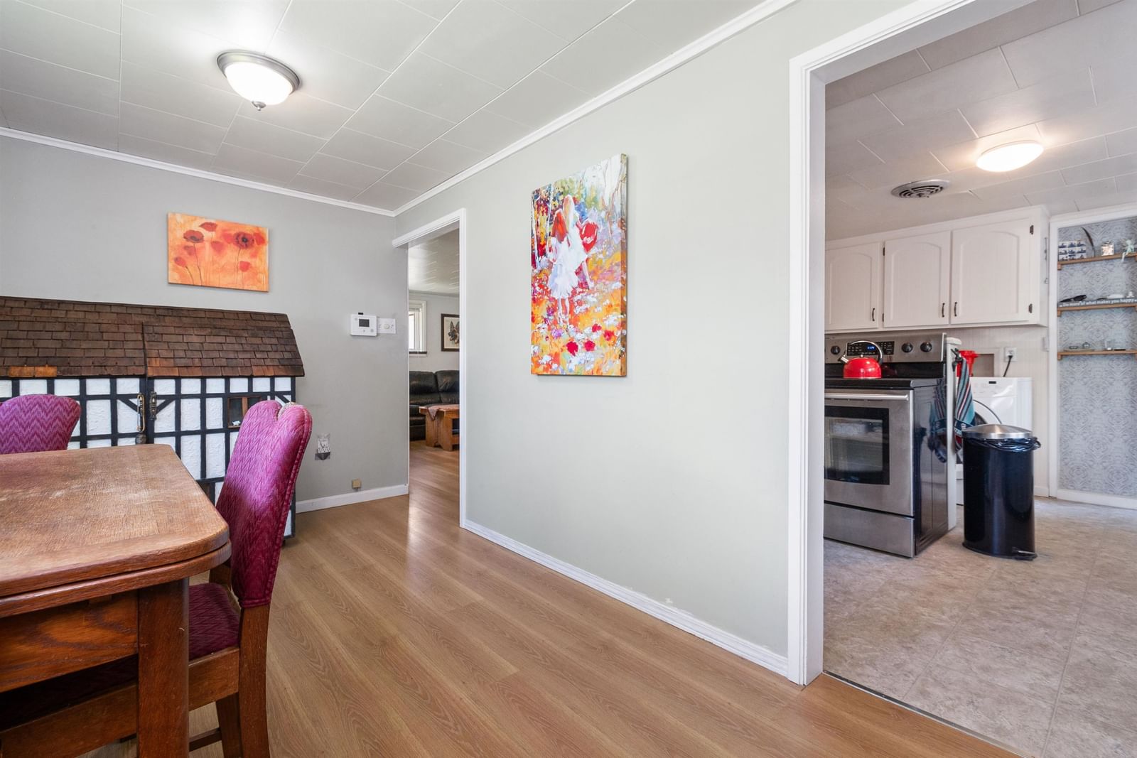 Listing Image 8