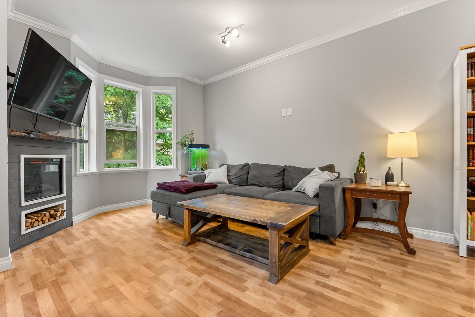 Listing Image 10