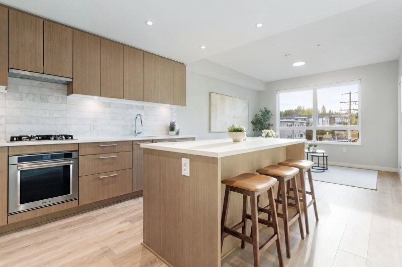 312 - 110 17th Street E