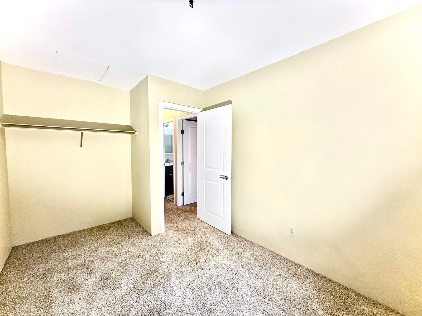 Listing Image 26