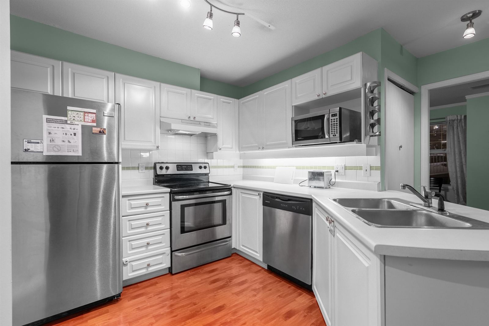 Listing Image 1