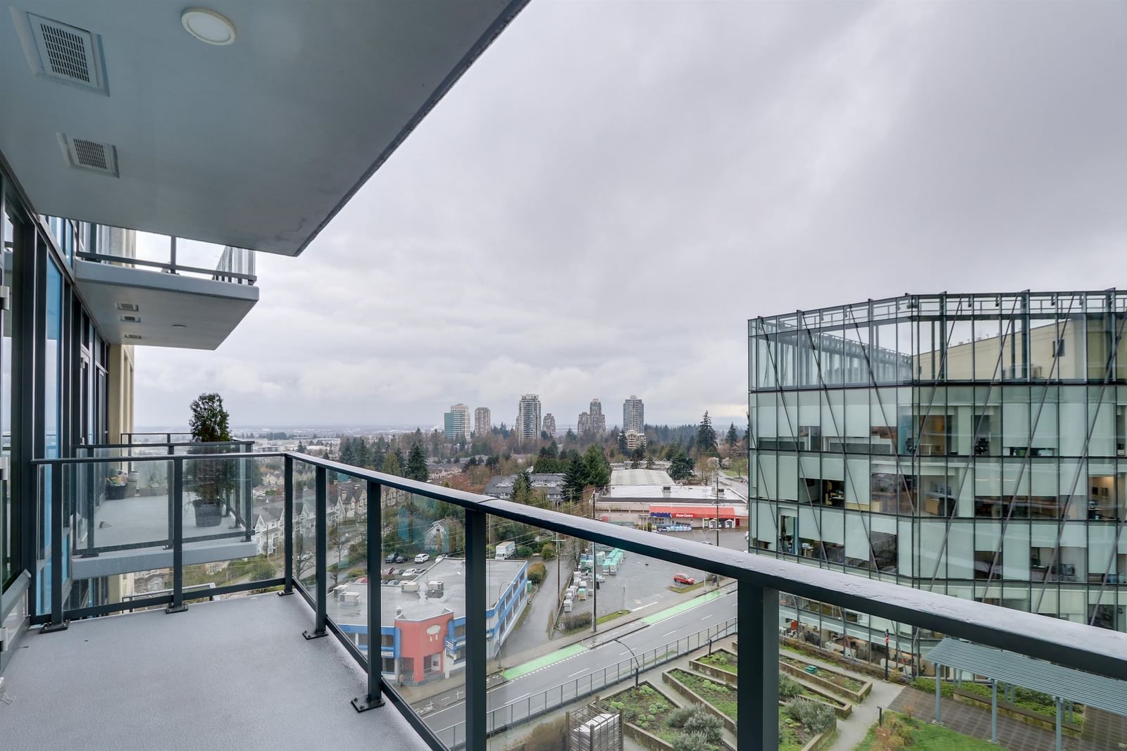 Listing Image 15