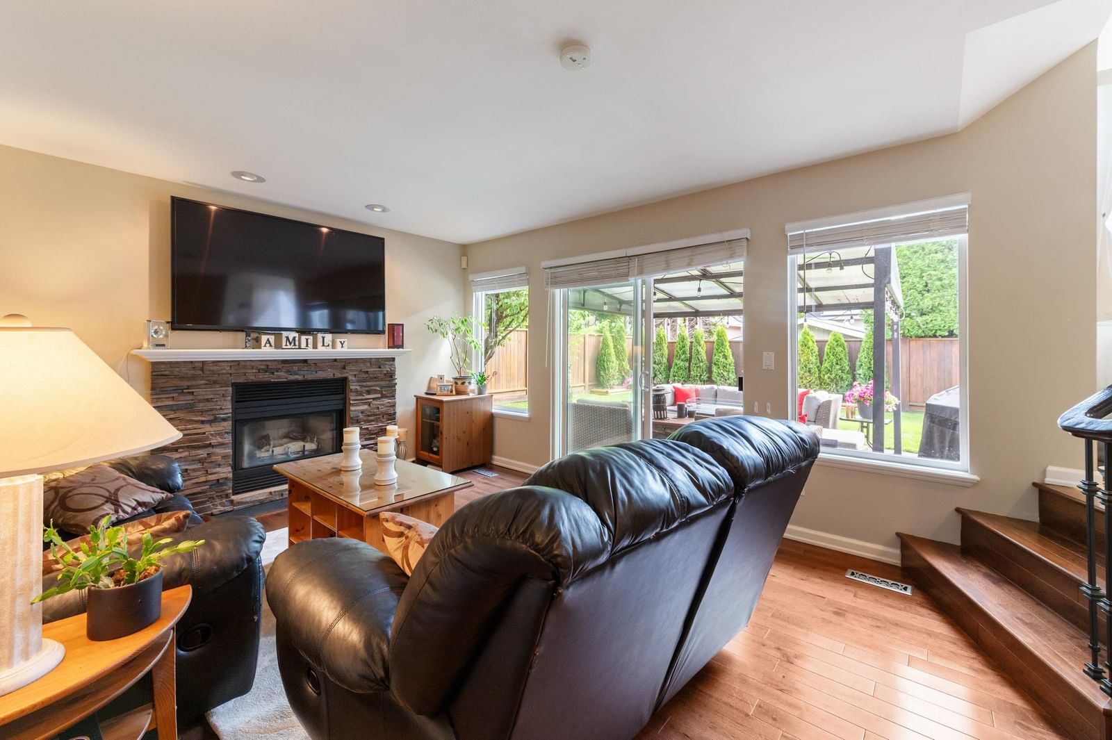 Listing Image 10