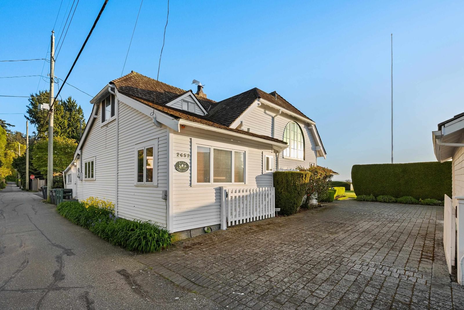 Listing Image 4