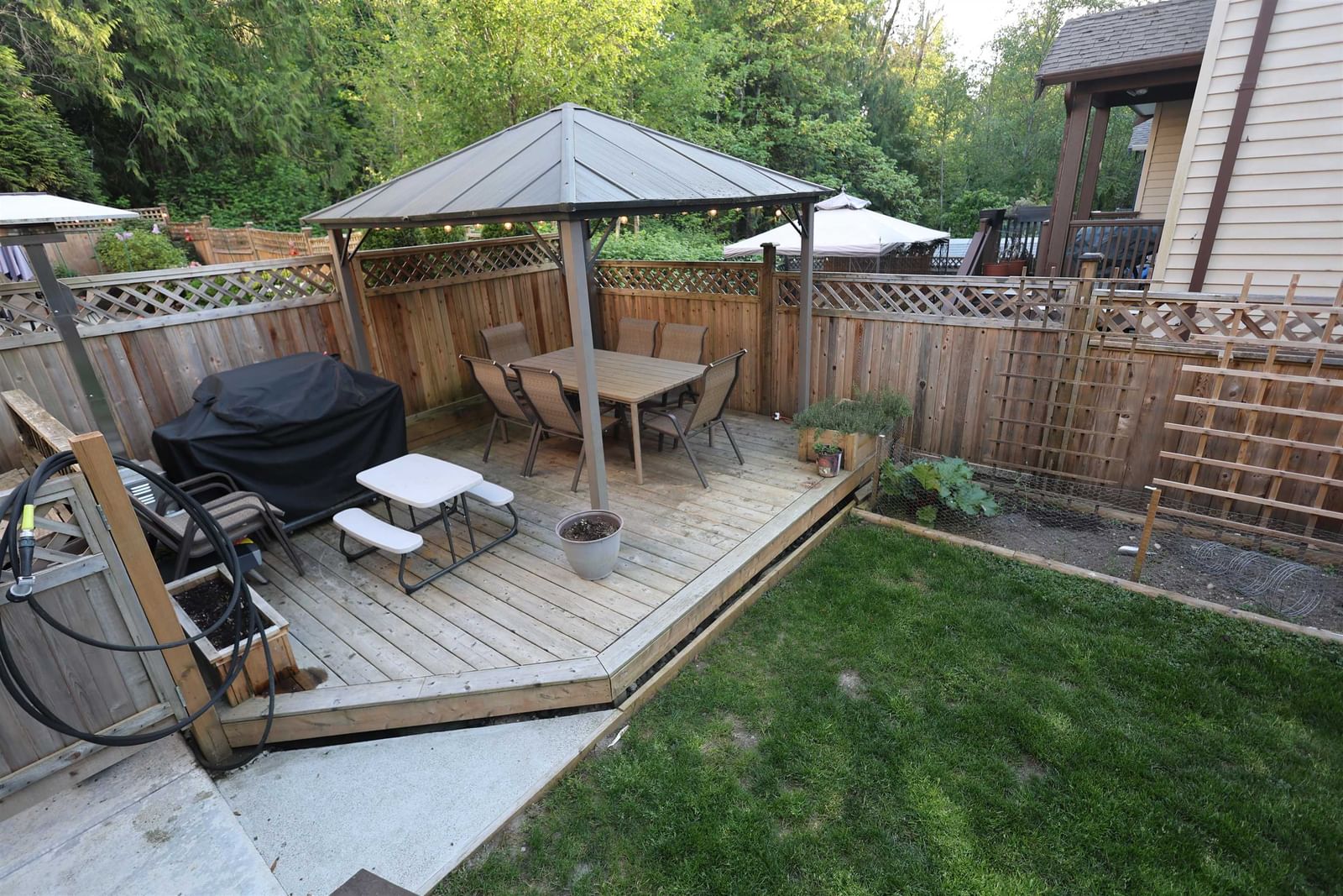 Listing Image 6