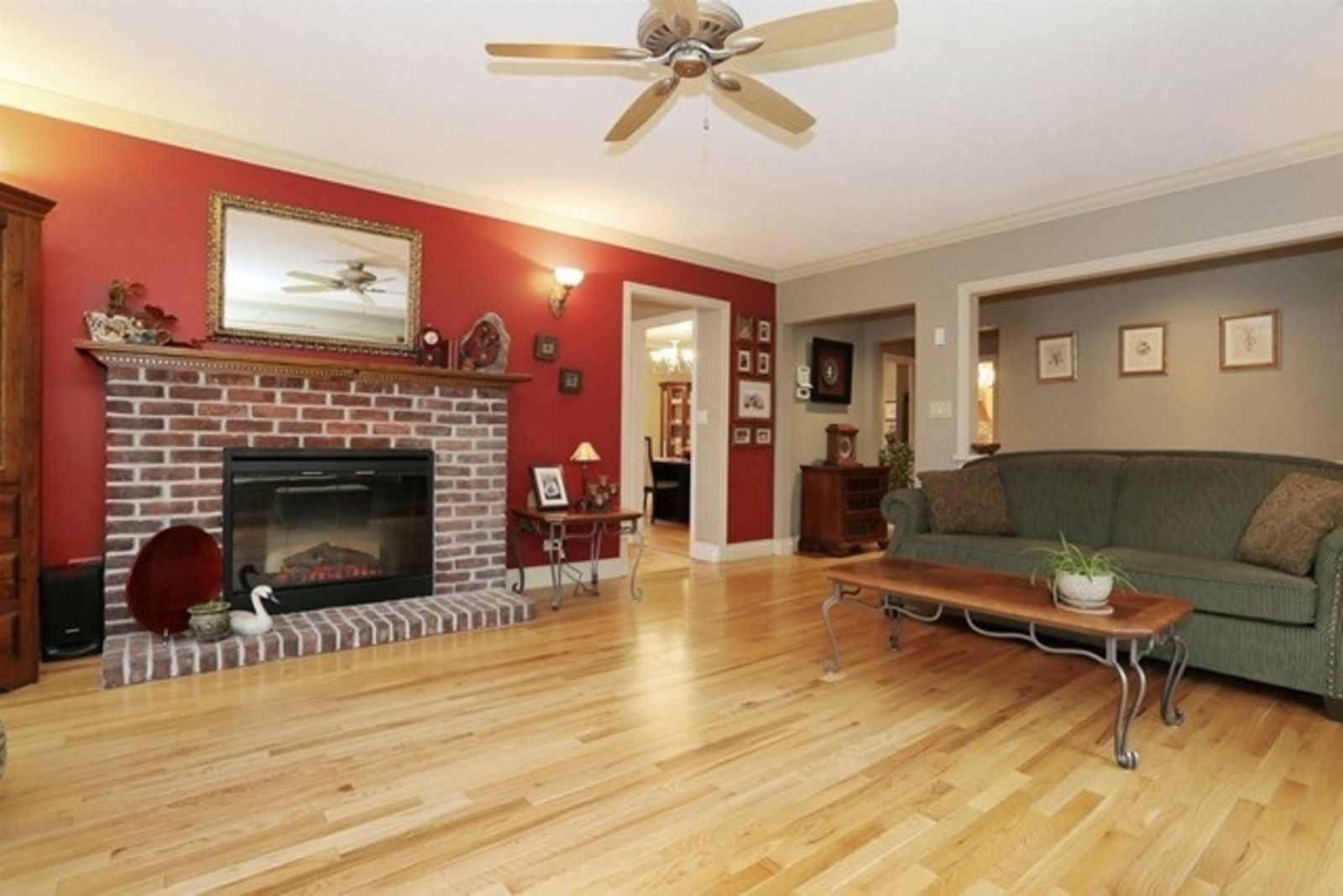 Listing Image 5