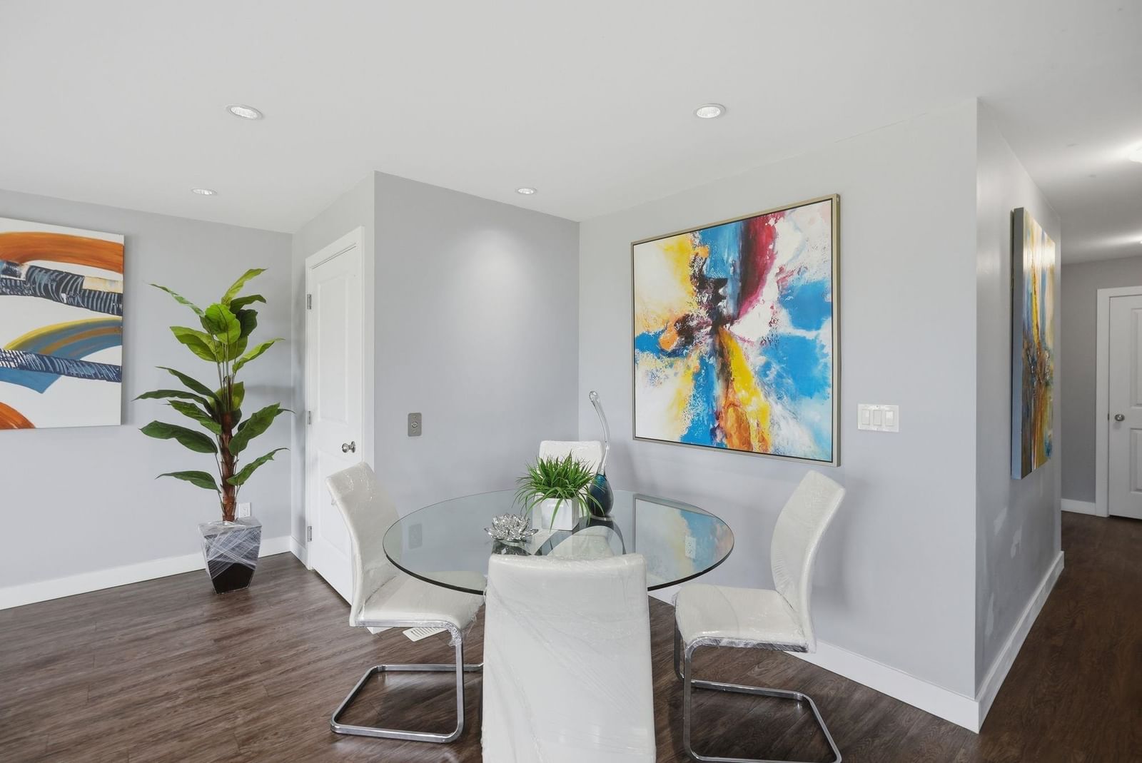 Listing Image 12
