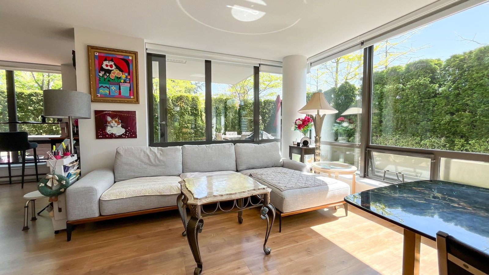 Listing Image 9