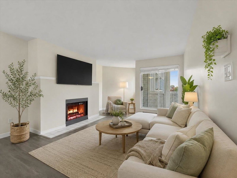 201 - 7431 Blundell Road