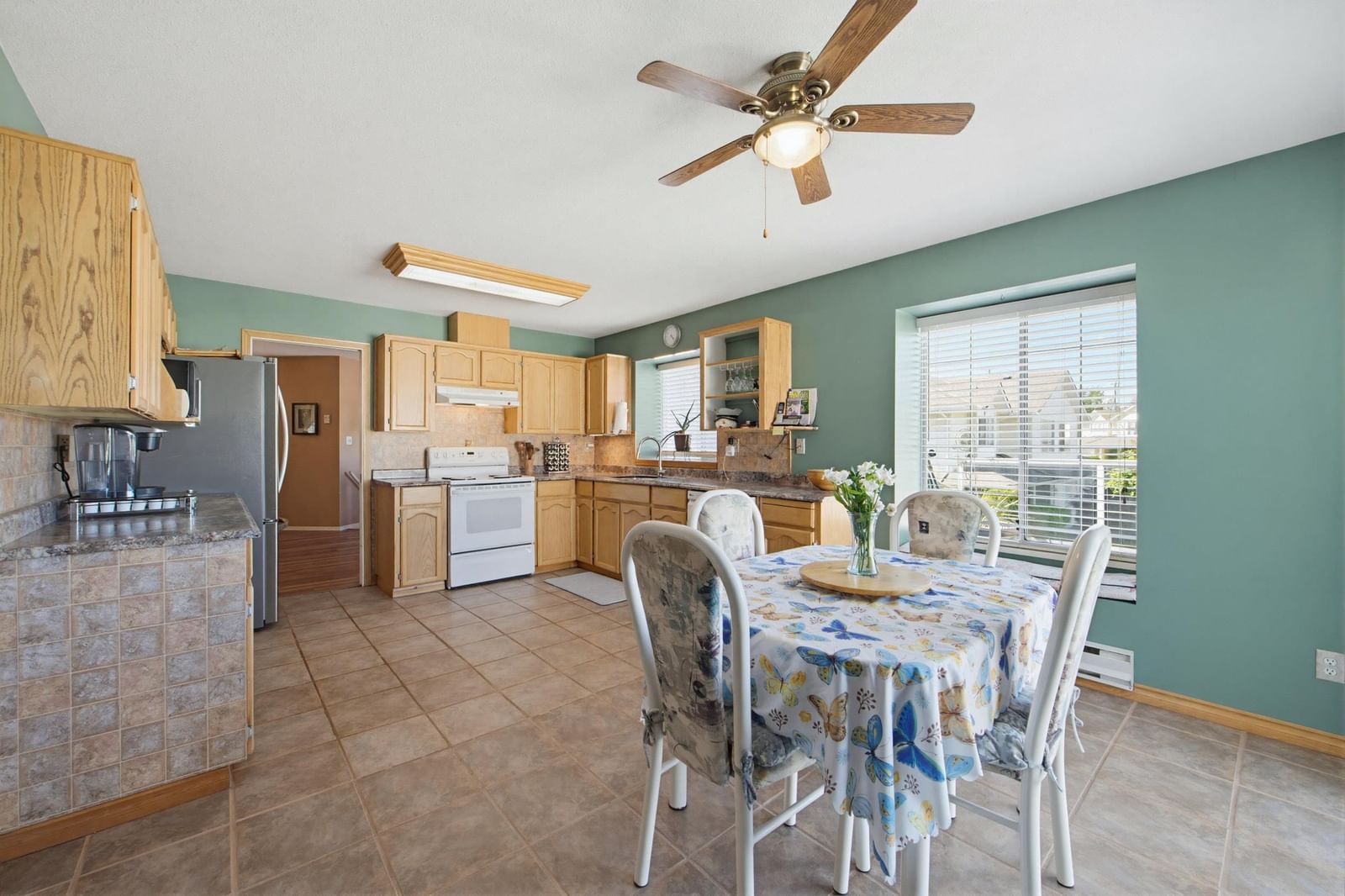 Listing Image 12
