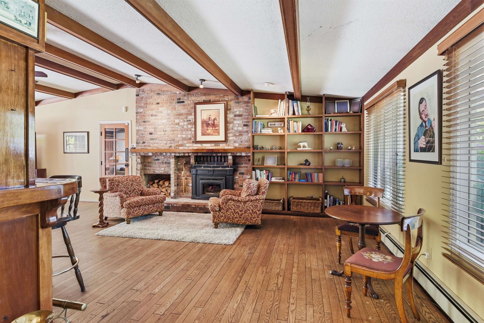 Listing Image 11