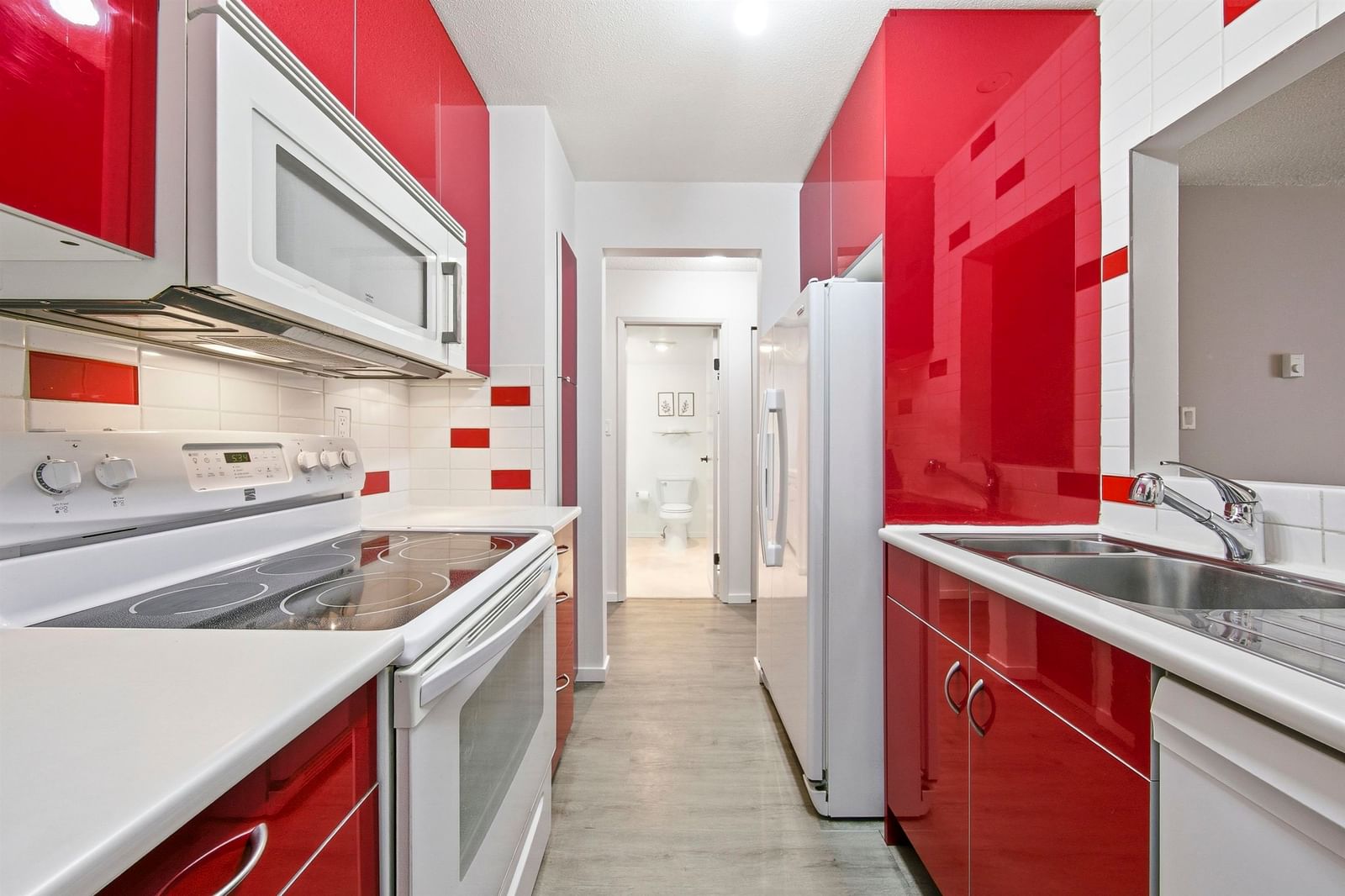 Listing Image 11