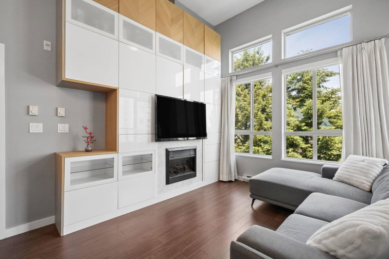 406 - 225 Francis Way