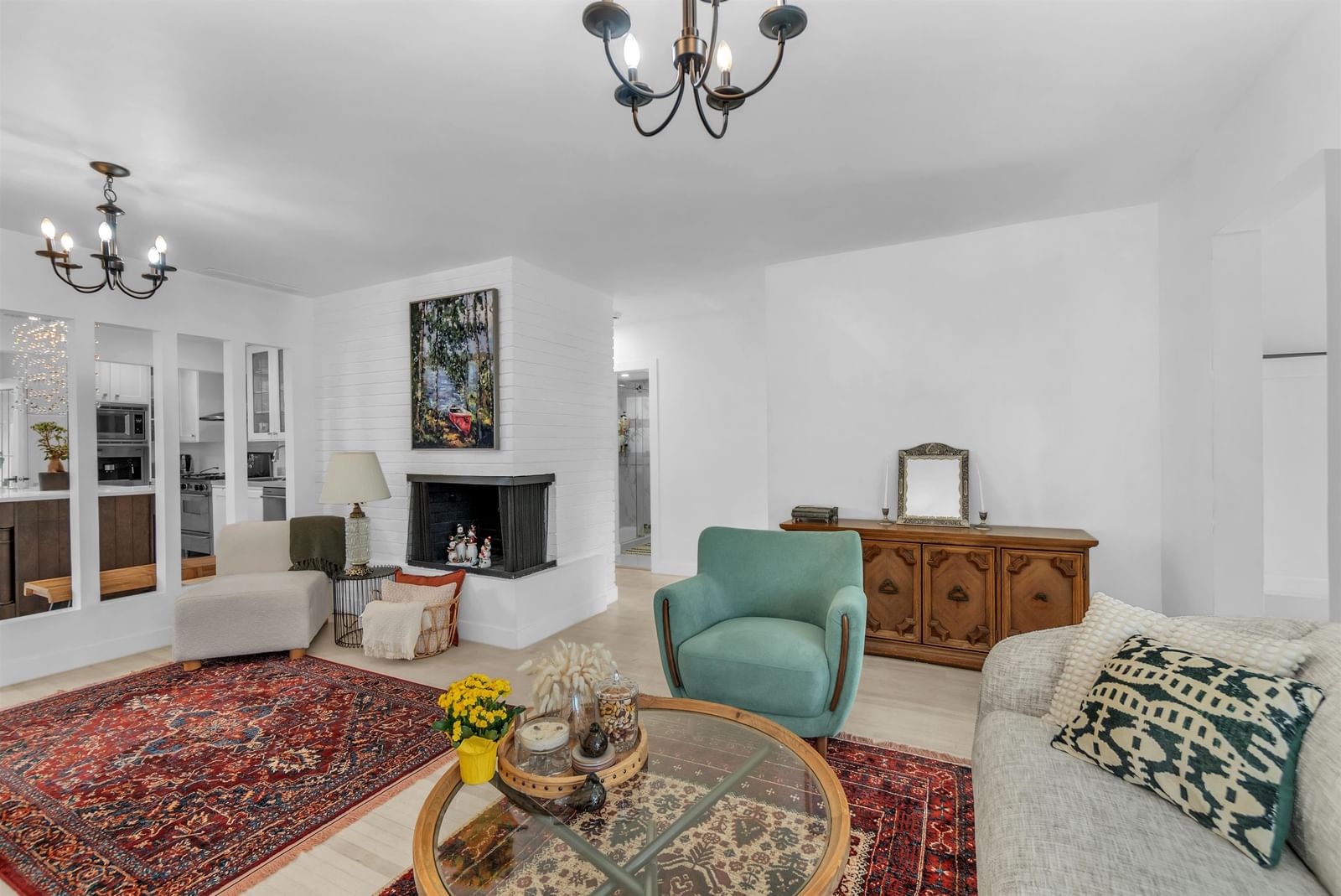 Listing Image 5