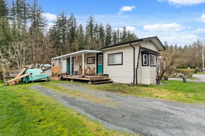 28 - 3942 Columbia Valley Road