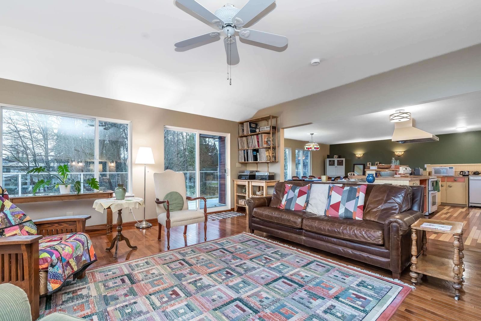 Listing Image 10