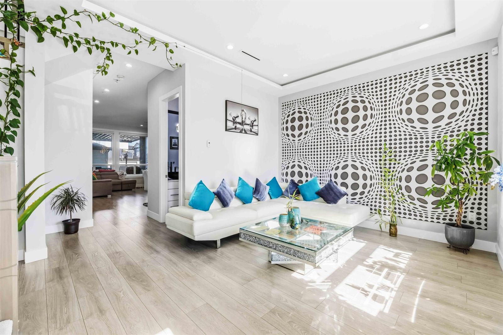Listing Image 5