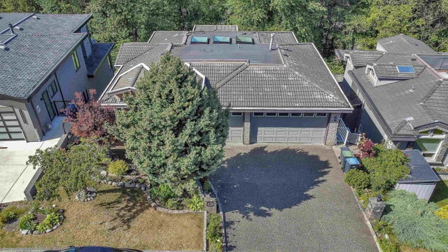 13 Shoreline Circle